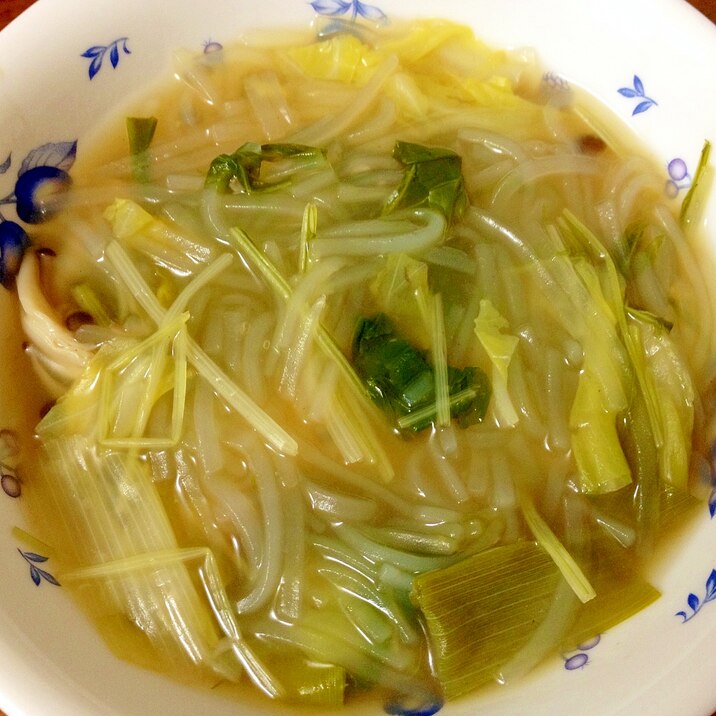 水菜ネギしめじのマロニースープ